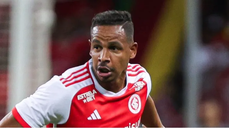 RS - PORTO ALEGRE - 02/02/2025 - GAUCHO 2025, INTERNACIONAL X AVENIDA - Fernando jogador do Internacional durante partida contra o Avenida no estadio Beira-Rio pelo campeonato Gaucho 2025.