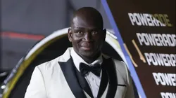 Castillo no banco de reservas durante a partida.