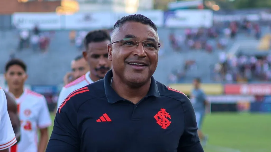 Roger Machado durante partida do Inter contra o Caxias