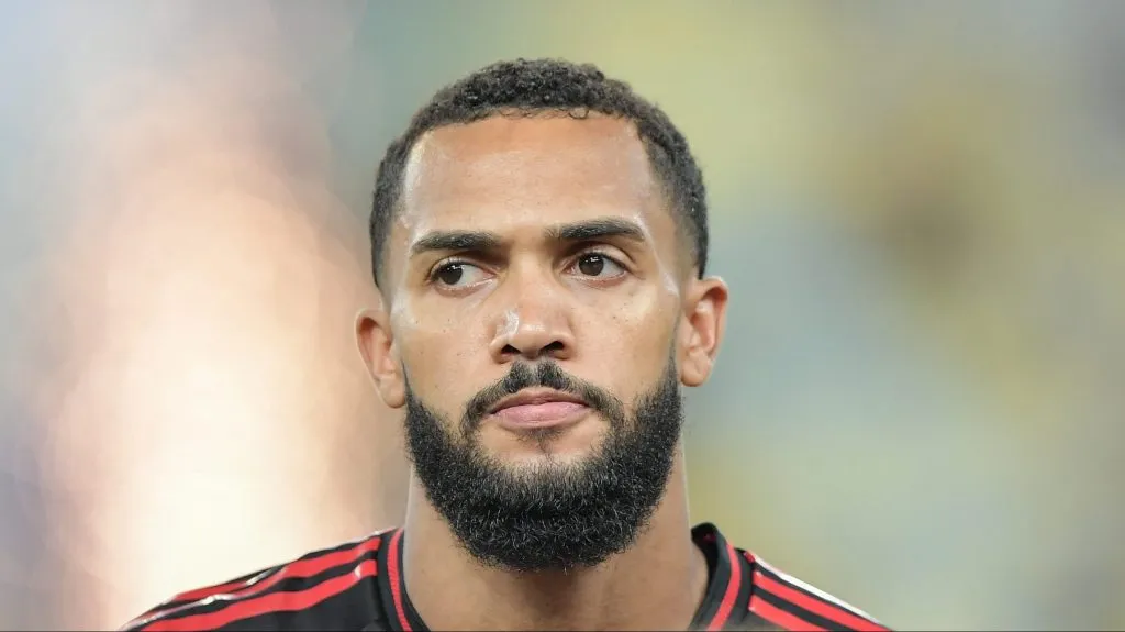 Juninho recebe respaldo de Filipe Luís