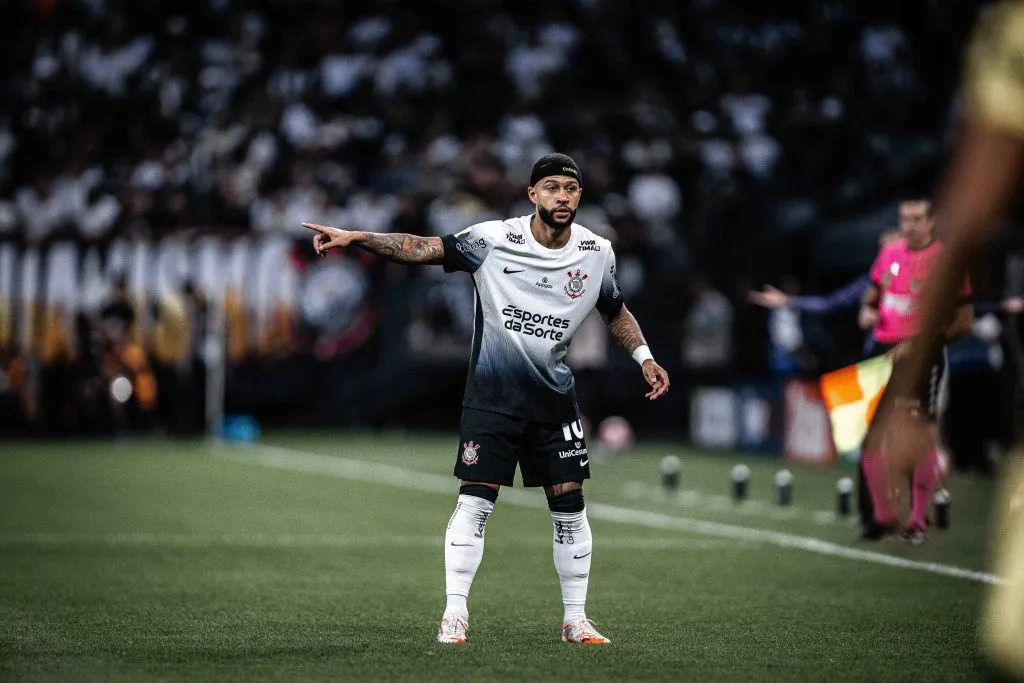 Memphis Depay ainda não mostrou melhor futebol em 2025 pelo Corinthians – Foto: Leonardo Lima/AGIF