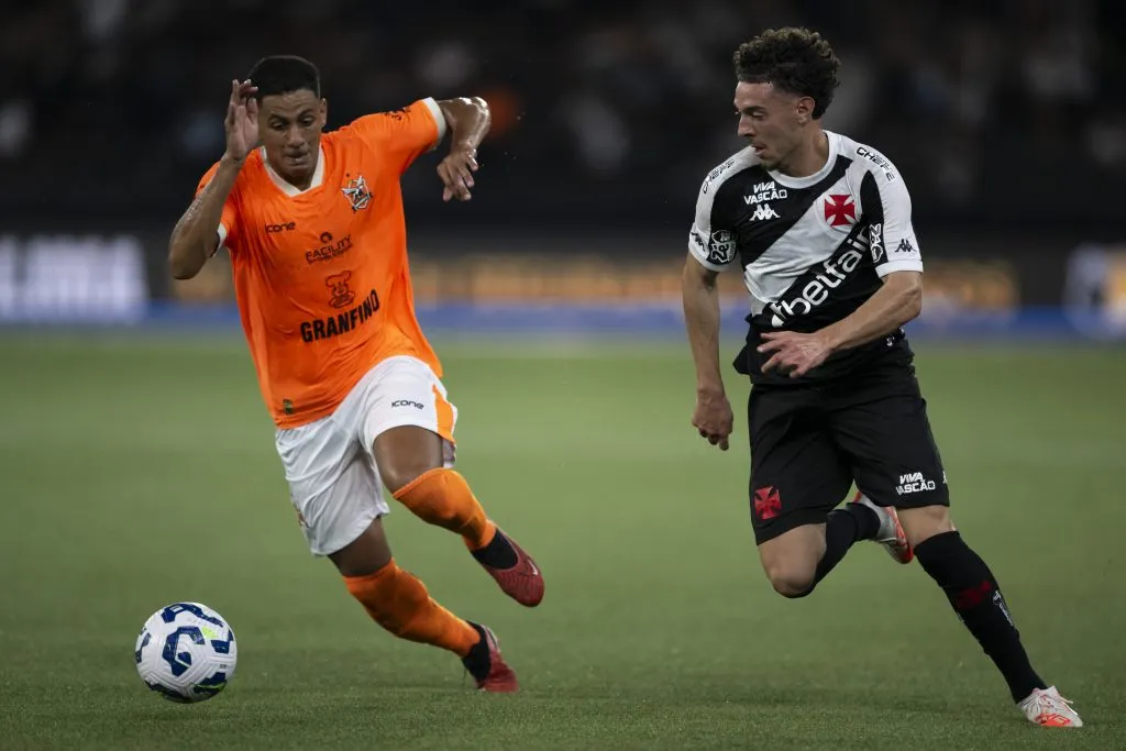 Nuno Moreira jogador do Vasco durante partida contra o Nova Iguacu no estadio Engenhao pelo campeonato Copa Do Brasil 2025. Foto: Jorge Rodrigues/AGIF
