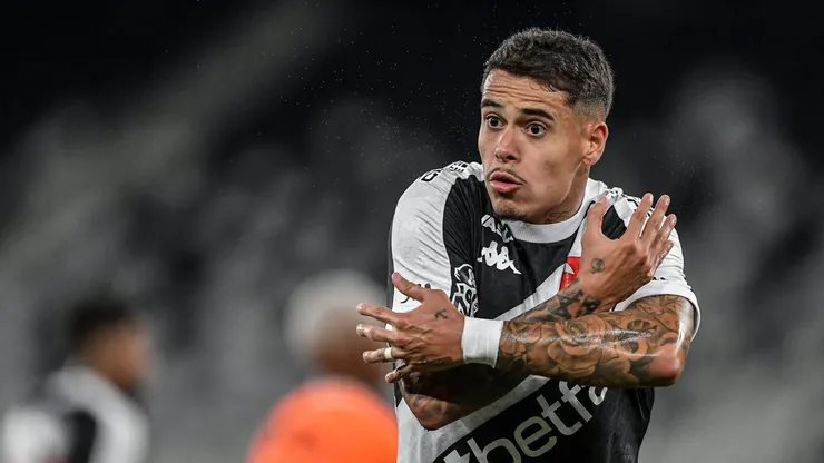 Lucas Freitas vem se destacando no Vasco. Foto: Thiago Ribeiro/AGIF