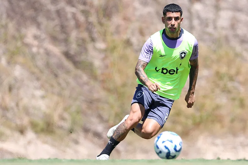 Santiago Rodríguez durante treino no Botafogo. Foto: Vitor Silva/Botafogo