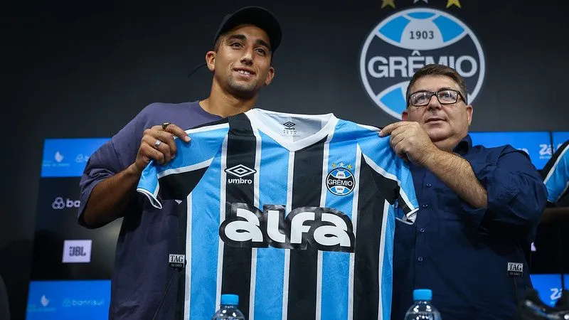 Apresentação de Cristian Olivera no Grêmio. Foto: Lucas Uebel/Grêmio