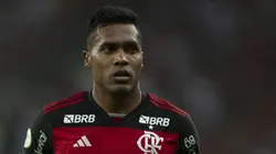 RJ - RIO DE JANEIRO - 15/09/2024 - BRASILEIRO A 2024, FLAMENGO X VASCO - Alex Sandro jogador do Flamengo durante partida contra o Vasco no estadio Maracana pelo campeonato Brasileiro A 2024.