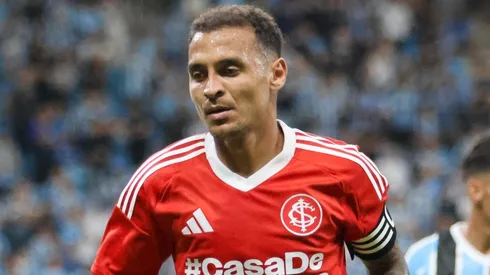 Alan Patrick no Gre-Nal da primeira fase