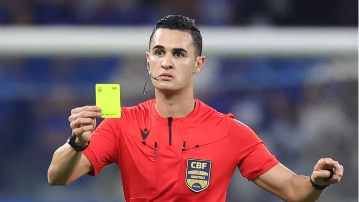 Matheus Delgado Candançan em partida do Brasileirão 2024.