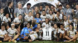 Corinthianas comemorando o título da Libertadores 2021 (Buda Mendes/Getty Images)