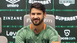 Everaldo durante a apresentação desta manhã (7).