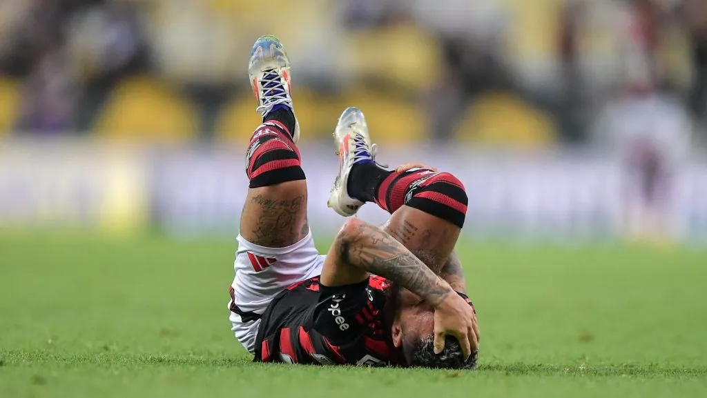 Michel teve lesão muscular - Foto: Thiago Ribeiro/AGIF.