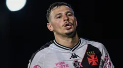 Hugo Moura em ação pelo Vasco - Foto: Thiago Ribeiro/AGIF.