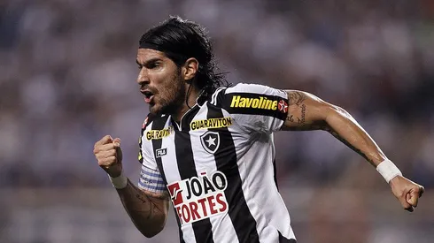 Loco Abreu foi um dos destaques do Botafogo em 2010. Foto: Fernando Soutello/AGIF