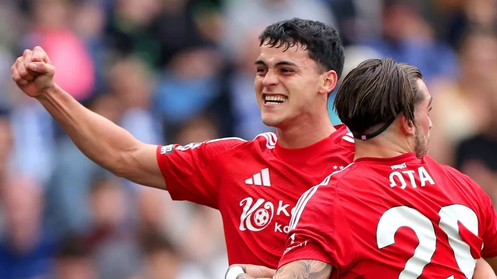 Ramon Sosa no Nottingham Forest - Foto: Alex Pantling/Getty Images