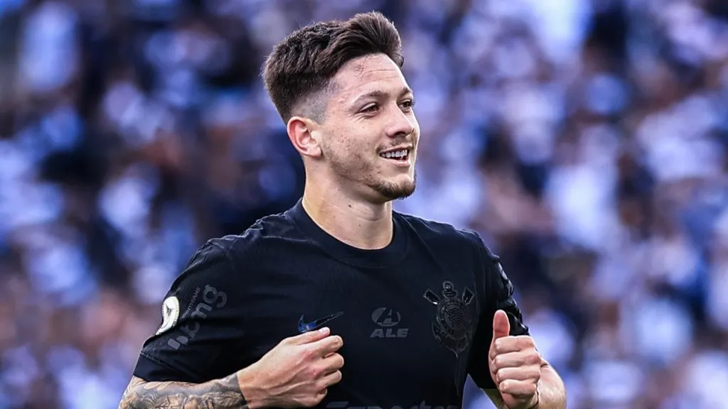 Garro comemorando. Foto: Marcello Zambrana/AGIF