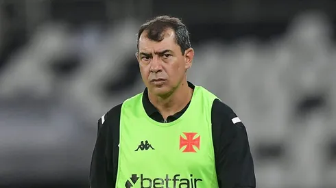 Carille durante partida do Vasco na Copa do Brasil