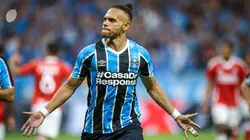 Braithwaite comemora gol marcado com a camisa do Grêmio frente ao Internacional. Foto: Lucas Uebel/Grêmio.