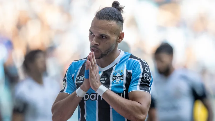 Braithwaite em ação pelo Grêmio