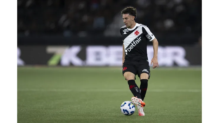 Nuno Moreira jogador do Vasco durante partida contra o Nova Iguaçu no estádio Engenhão pelo campeonato Copa Do Brasil 2025. Foto: Jorge Rodrigues/AGIF