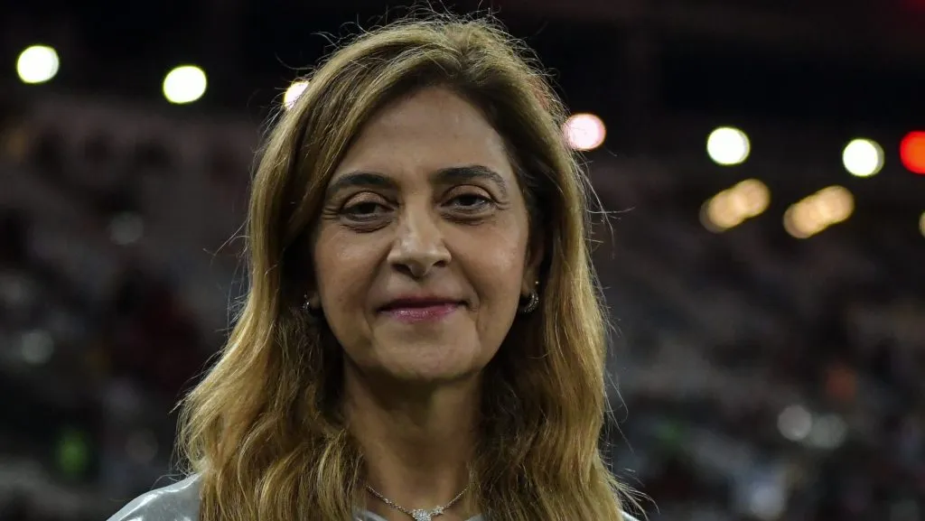 Foto: Thiago Ribeiro/AGIF – Leila Pereira confia que vai fechar contratação do meio-campista.