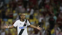 Rodrigo, quando atuava pelo Vasco, em jogo contra o Flamengo. Foto: Paulo Campos/AGIF.