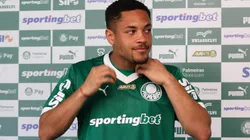 Vitor Roque durante sua apresentação na Academia de Futebol. Foto: Cesar Greco/SEP