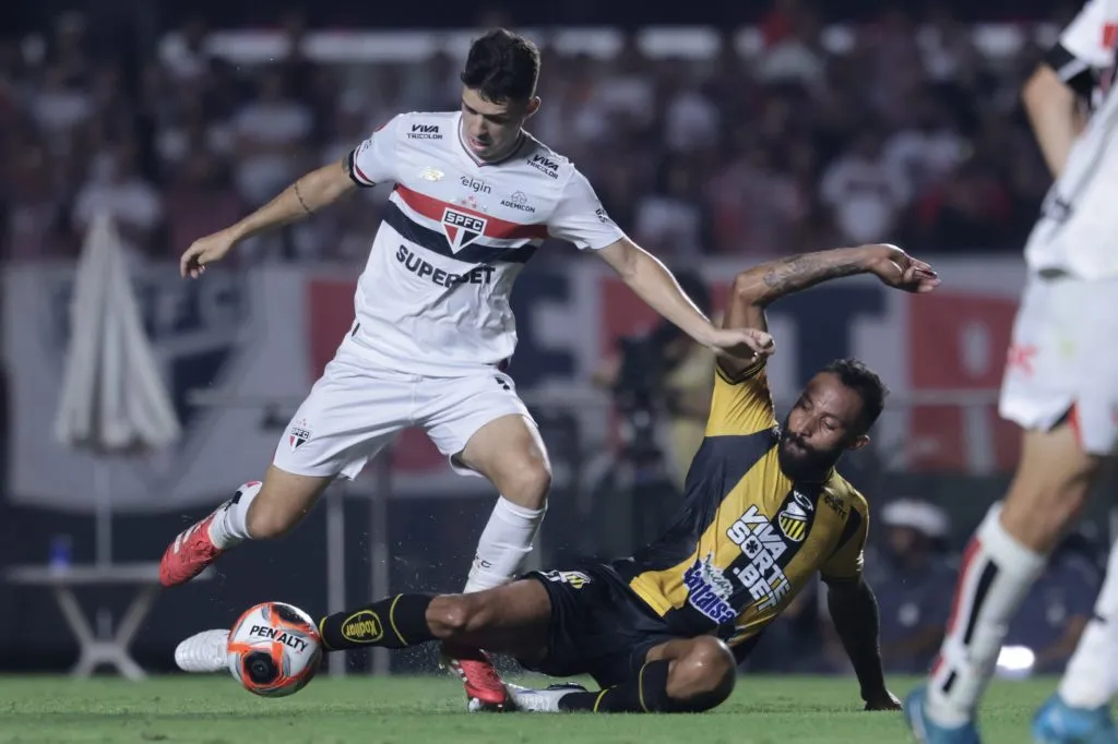 Oscar durante o duelo contra o Novorizontino, pelas quartas do Estadual. Foto: Marcello Zambrana/AGIF