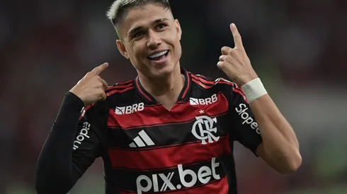 RJ - RIO DE JANEIRO - 08/03/2025 - CARIOCA 2025, FLAMENGO X VASCO - Luiz Araujo jogador do Flamengo comemora seu gol durante partida contra o Vasco no estadio Maracana pelo campeonato Carioca 2025. Foto: Thiago Ribeiro/AGIF