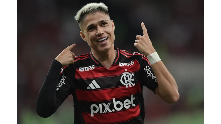 RJ - RIO DE JANEIRO - 08/03/2025 - CARIOCA 2025, FLAMENGO X VASCO - Luiz Araujo jogador do Flamengo comemora seu gol durante partida contra o Vasco no estadio Maracana pelo campeonato Carioca 2025. Foto: Thiago Ribeiro/AGIF