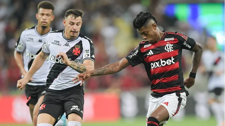 Flamengo vira sobre o Vasco no Maracanã e garante mais uma final de Campeonato Carioca.