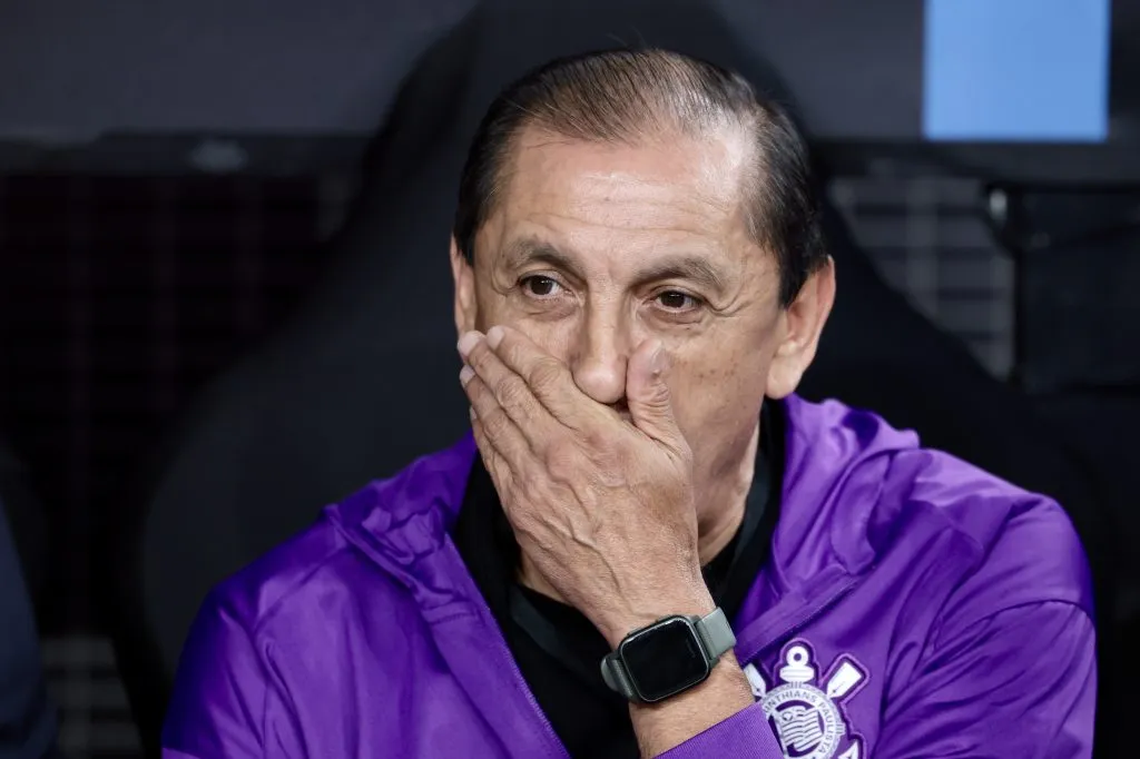 SP – SAO PAULO – 26/02/2025 – COPA LIBERTADORES 2025, CORINTHIANS X UNIVERSIDAD CENTRAL – Ramon Diaz tecnico do Corinthians durante partida contra o Universidad Central no estadio Arena Corinthians pelo campeonato Copa Libertadores 2025. Foto: Marcello Zambrana/AGIF