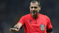 Wagner Nascimento Magalhães apitou Flamengo e Vasco e gerou polêmicas.