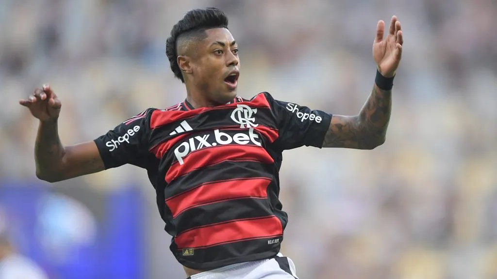 Bruno Henrique comemorando. Foto: Thiago Ribeiro/AGIF