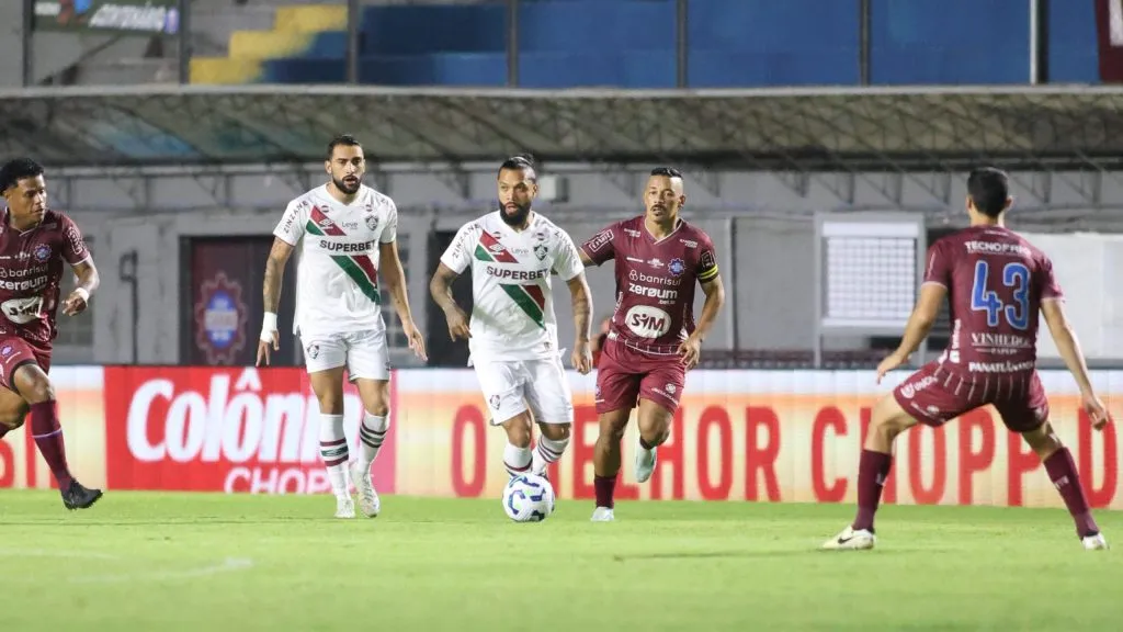 Otávio, jogador do Fluminense, durante partida contra o Caxias, pela Copa do Brasil. Foto: Luis Felipe Amorin/AGIF.