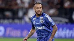 Neymar antes de jogo com o Corinthians