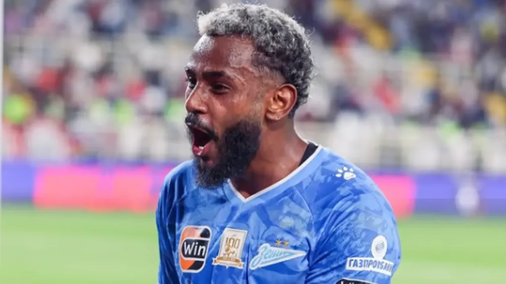 Wendel dentro das quatro linhas com a camisa do Zenit-RUS. Foto: Reprodução/Zenit.