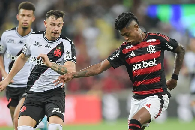 Vasco perde para o Flamengo em clássico repleto de polêmicas. Foto: Thiago Ribeiro/AGIF