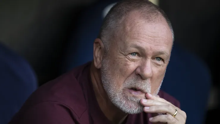 Mano Menezes, técnico do Fluminense, durante partida contra o Volta Redonda no estadio Maracana pelo campeonato Carioca 2025. Foto: Jorge Rodrigues/AGIF