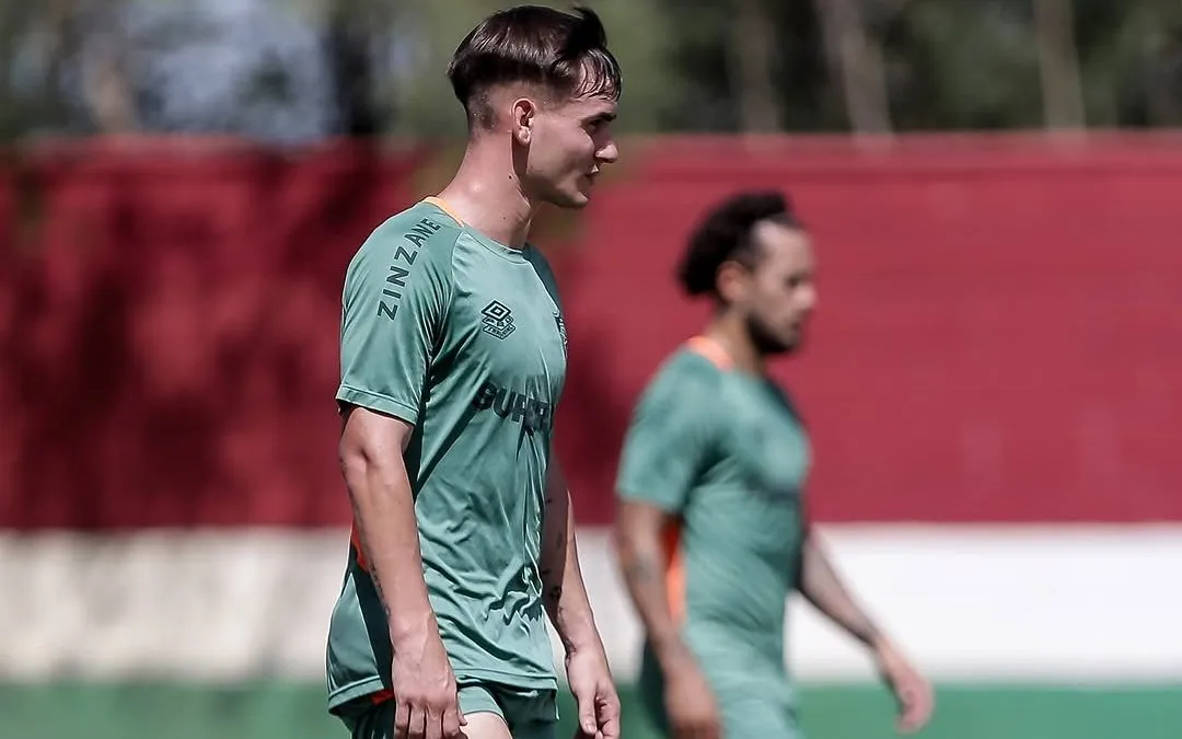 Joaquín Lavega segue focado nos treinos com o elenco de Mano Menezes e aguarda ansiosamente por sua estreia com a camisa do Fluminense. Foto: Lucas Mercon/FFC