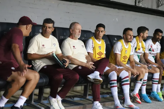 Mano, treinador do Fluminense durante partida contra o Caxias no estadio Centenario pelo campeonato Copa Do Brasil 2025. Foto: Luis Felipe Amorin/AGIF