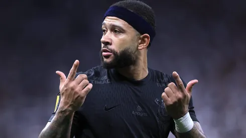 Atacante Memphis Depay deve estar presente em lista de convocação da Holanda para jogos do final de março.