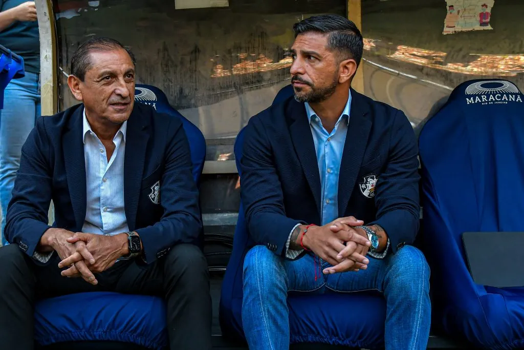 Ramon Diaz e Emiliano Diaz técnico e auxiliar técnico – Foto: Thiago Ribeiro/AGIF