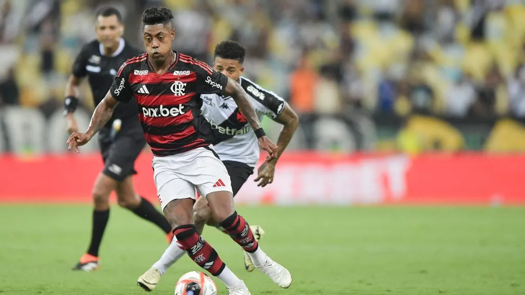 Bruno Henrique durante partida. Foto: Thiago Ribeiro/AGIF