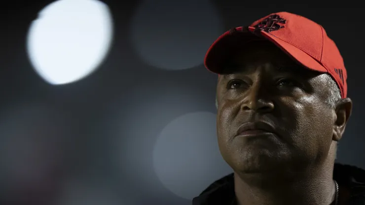 Roger Machado se posiciona após vitória no Gre-Nal