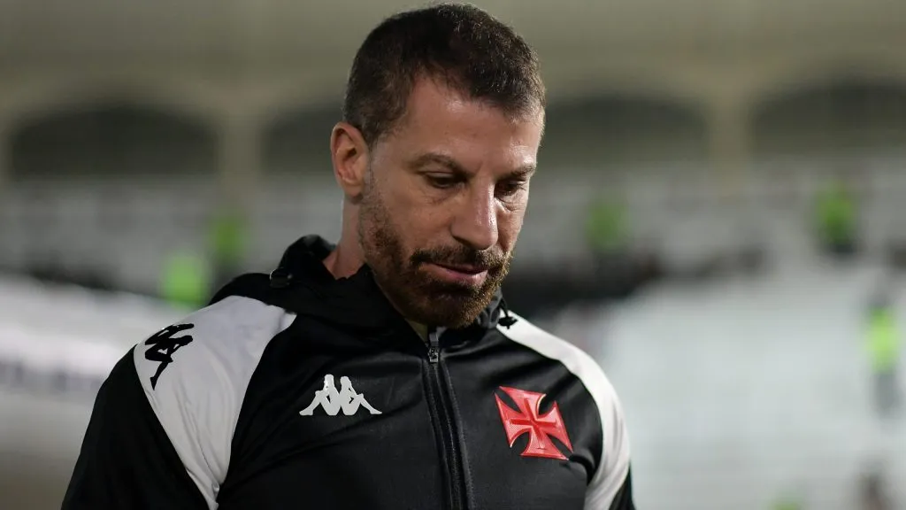 Pedrinho durante partida. Foto: Thiago Ribeiro/AGIF