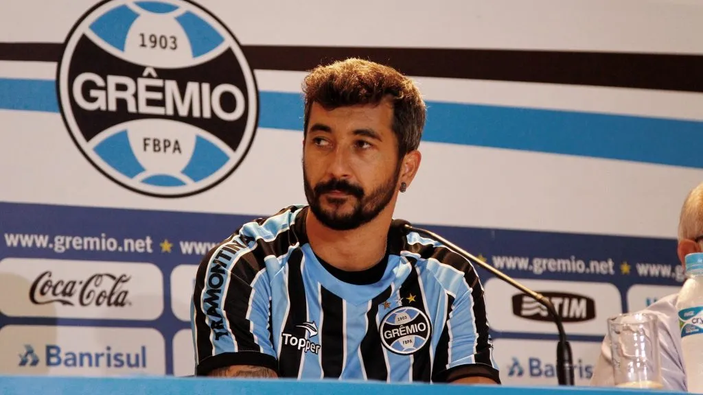 Douglas cutucou o Grêmio na página oficial – Foto: Rodrigo Fatturi/Grêmio.
