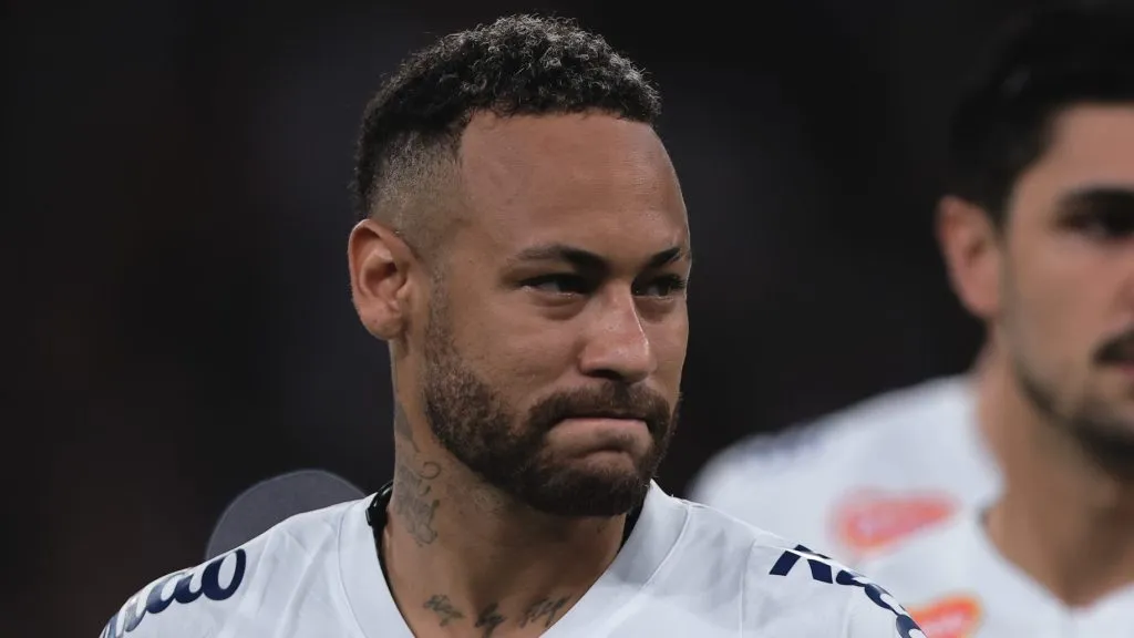 Neymar durante partida. Foto: Ettore Chiereguini/AGIF