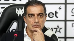 Renato Paiva em apresentação pelo Botafogo - Foto: Vitor Silva/Botafogo)