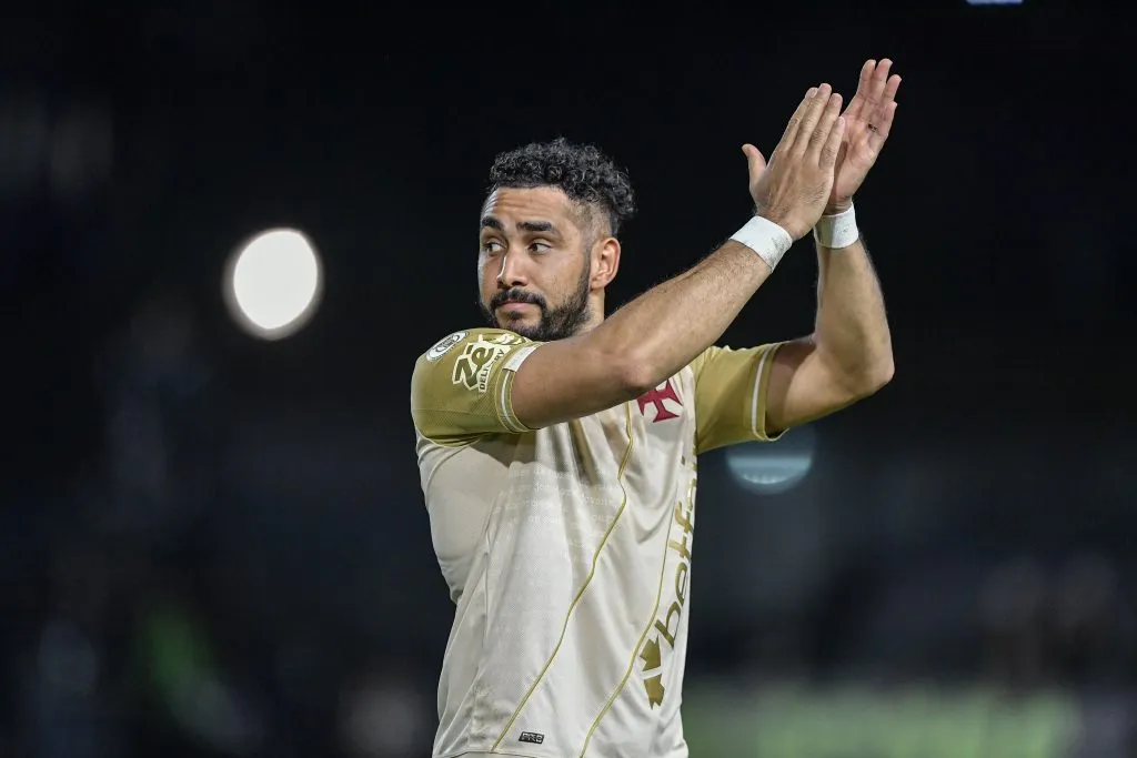 Payet, jogador do Vasco, durante partida contra o Bahia no estadio Sao Januario pelo campeonato Brasileiro A 2024. Foto: Thiago Ribeiro/AGIF