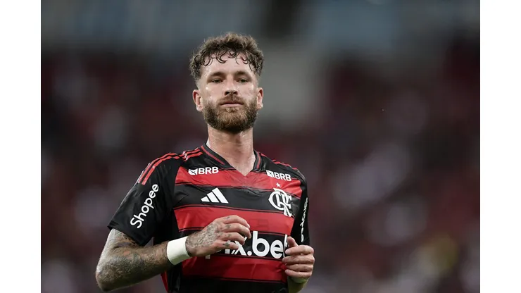 RJ - RIO DE JANEIRO - 22/02/2025 - CARIOCA 2025, FLAMENGO X MARICA - Leo Pereira jogador do Flamengo durante partida contra o Marica no estadio Maracana pelo campeonato Carioca 2025. Foto: Thiago Ribeiro/AGIF